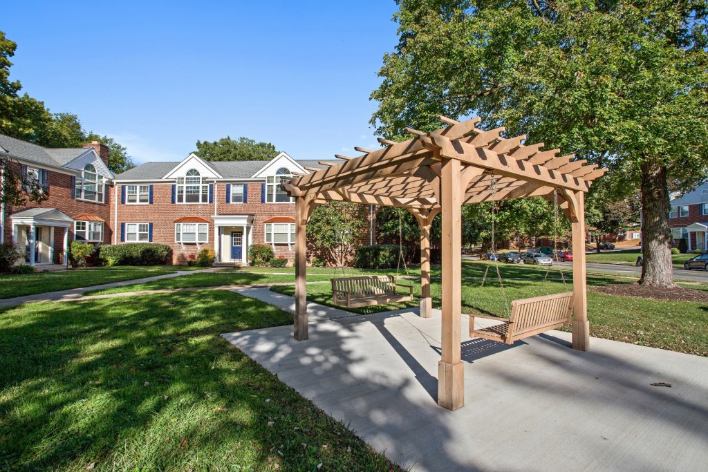 Top Student Housing Near Loyola College College Student Apartments