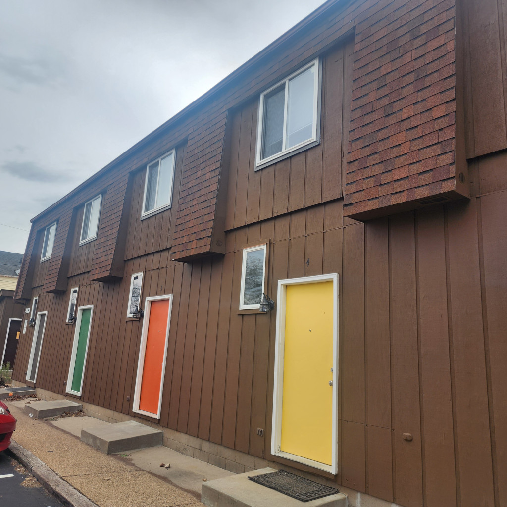 1 Month Free! 2BR Townhouse Near UW–Eau Claire – Updated & Ready Now